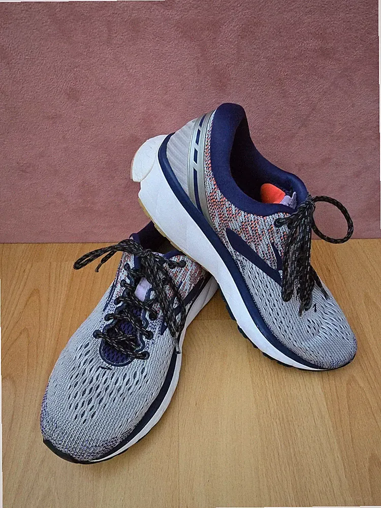 BROOKS Ghost 11 Damen Laufschuhe Gr. 38.5 / 24.5 cm Running Sneaker Sport