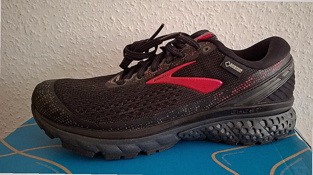 BROOKS GHOST GTX Gr. 11 (43) TOP LAUFSCHUH/SNEAKER WASEERDICHT- NEU und OVP