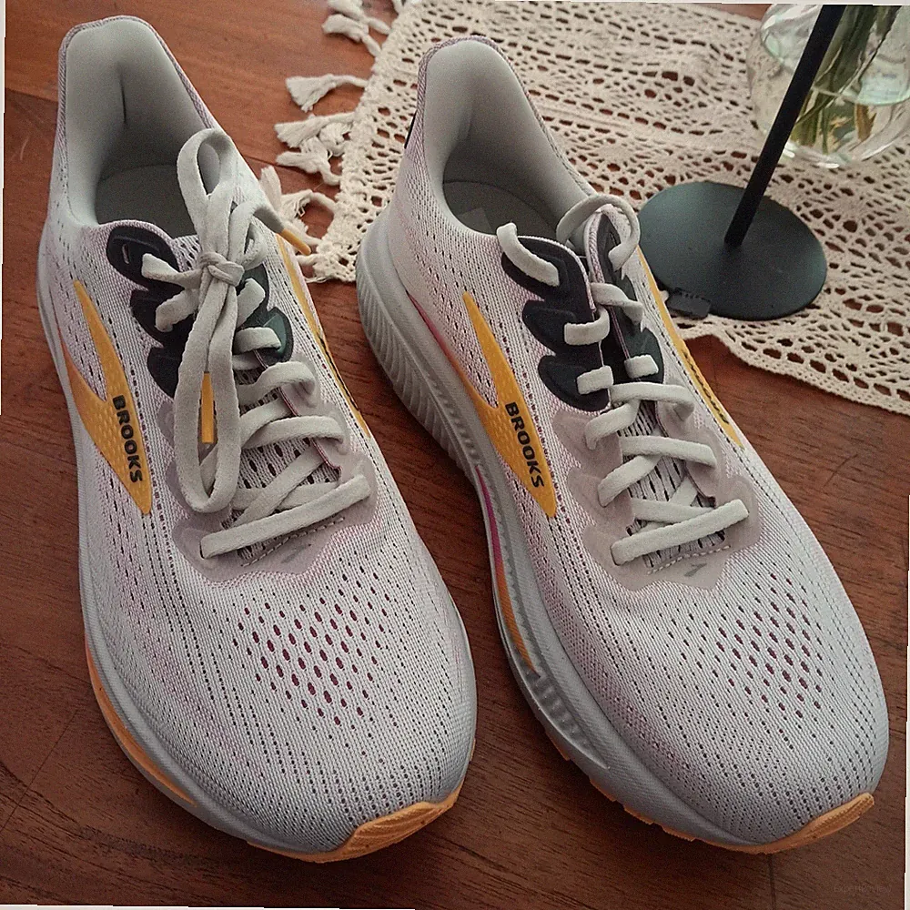 Brooks Laufschuhe 40