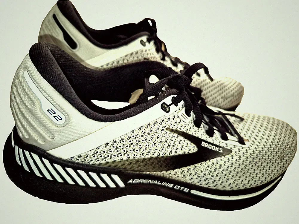 Brooks Laufschuhe, Gr. 40, UK 6,5