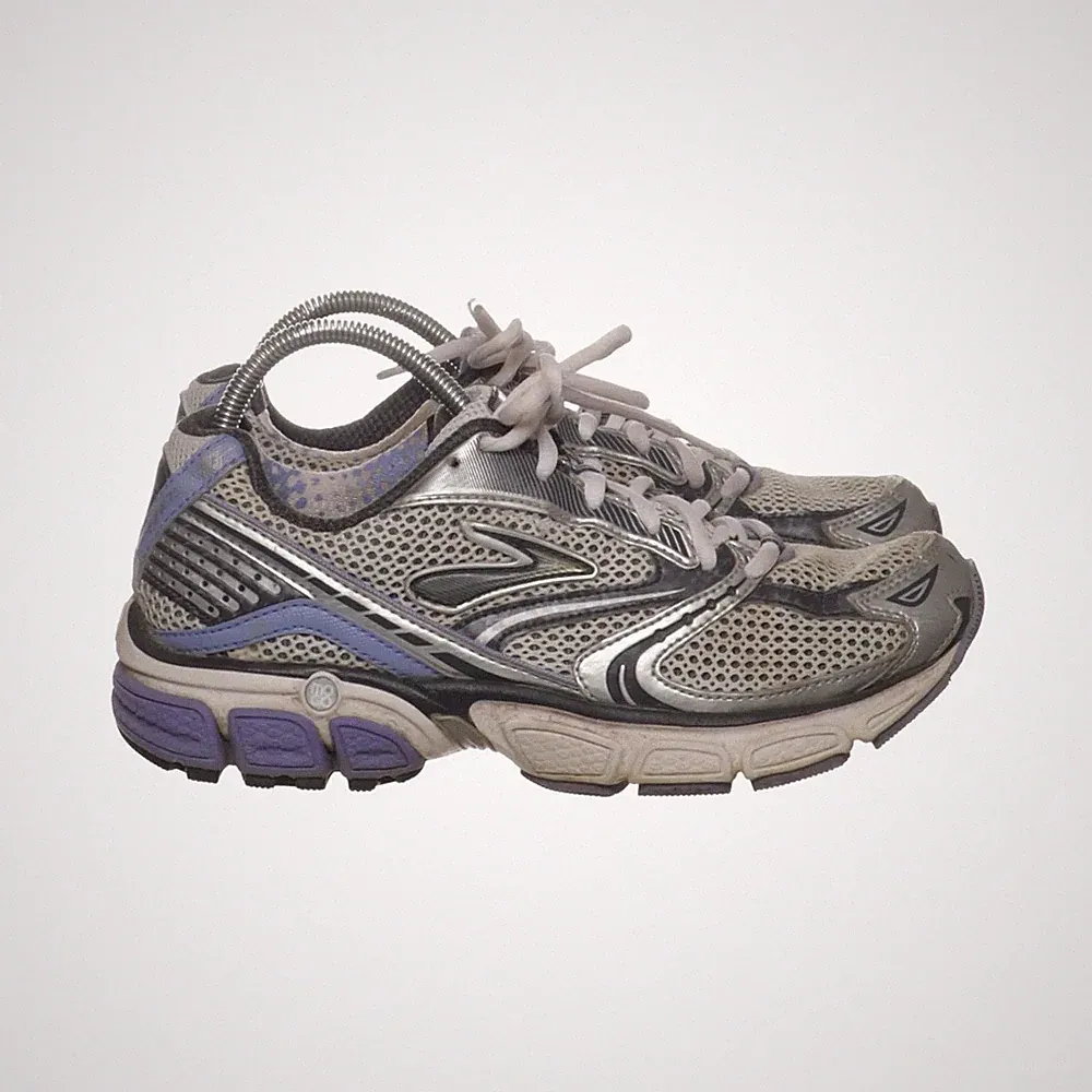 Brooks, Laufschuhe, Größe: 39, Grau/Silber/Lila, Damen #U2l