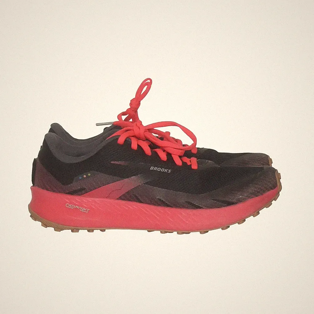 Brooks, Laufschuhe, Größe: 42, Schwarz/Rot, Damen #X0R