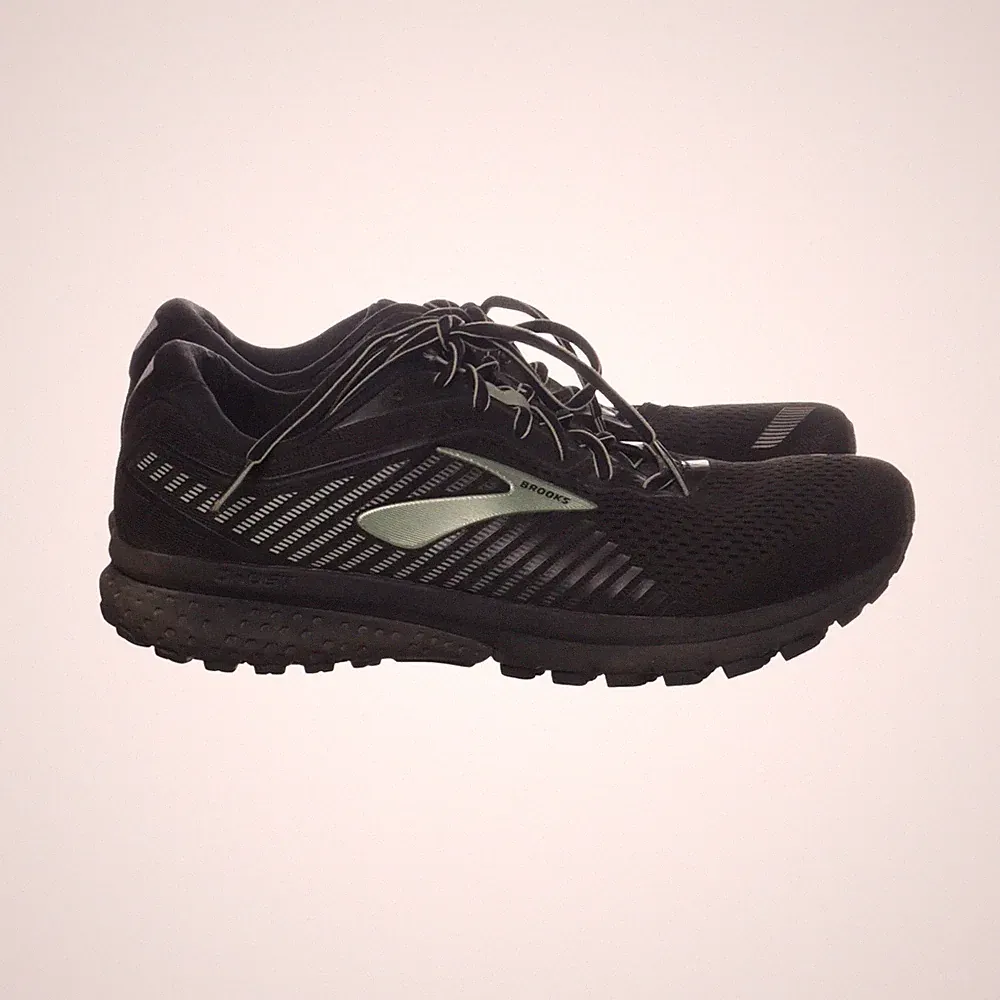 Brooks, Laufschuhe, Größe: 44 1/3, Schwarz, Damen #mr4