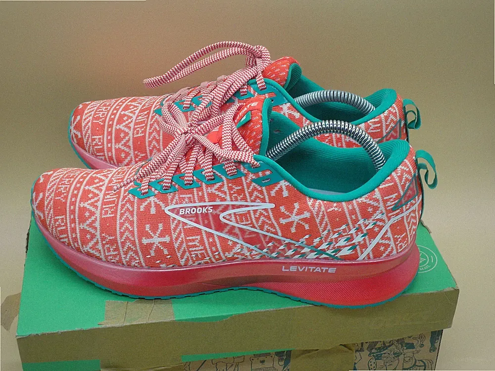 Brooks Levitate 5 Limited Edition Sneaker Laufschuhe Damen Größe 42,5
