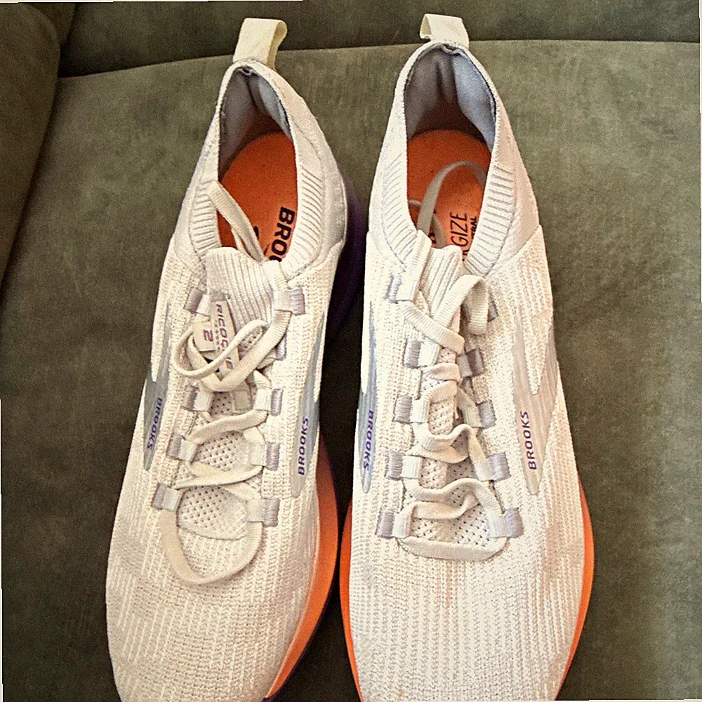 Brooks Ricochet 2 Damen Laufschuhe Sneaker atmungsaktiv Mesh weiß/lila/rosa 42