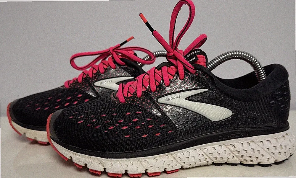 Brooks Sportschuhe Lauf Jogging Gr 36.5 Sneaker Schuhe 9010