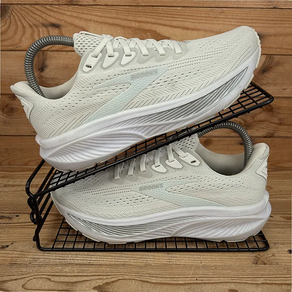 Brooks Turnschuhe Damen Größe UK 5 Ghost 17 weiß grau Straßenlauf gepolsterte Schuhe
