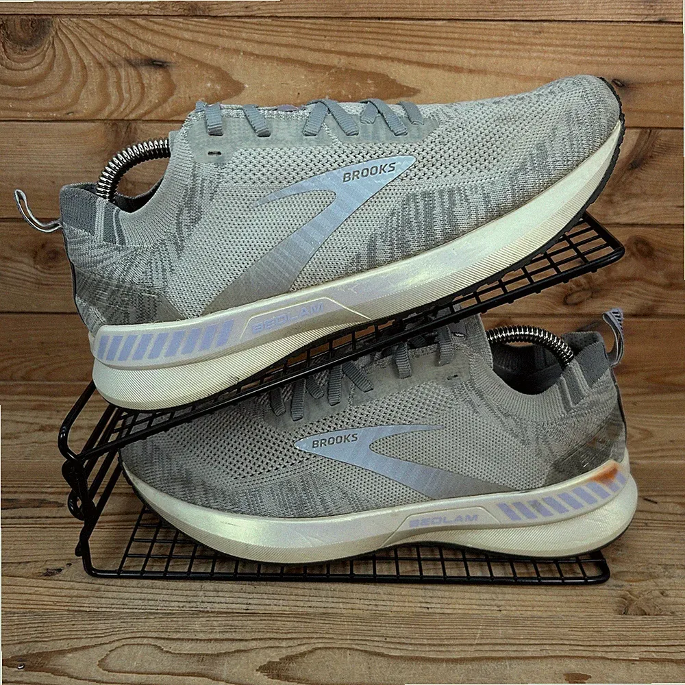 Brooks Turnschuhe Damengröße UK 7,5 Bedlam 3 grau Straßenlauf Fitness gepolsterte Schuhe