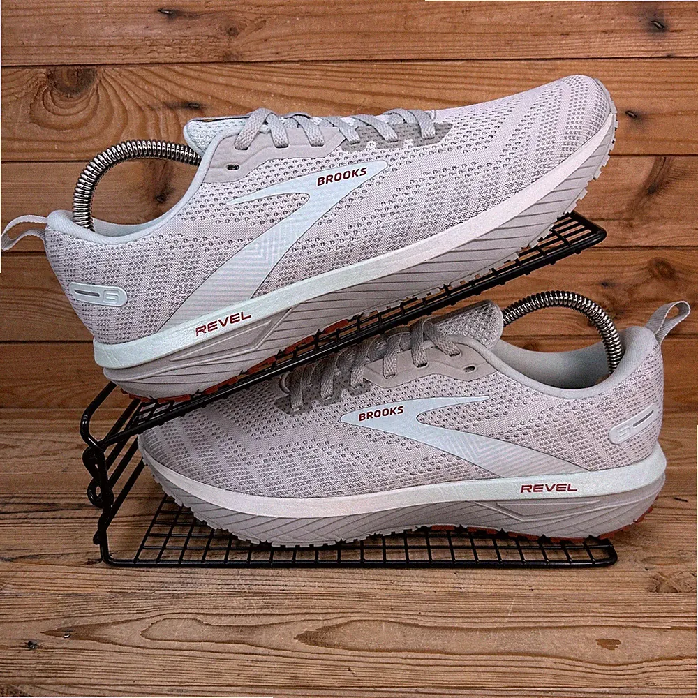 Brooks Turnschuhe Damengröße UK 9 Revel 6 grau beige Straßenlauf Fitnessschuhe