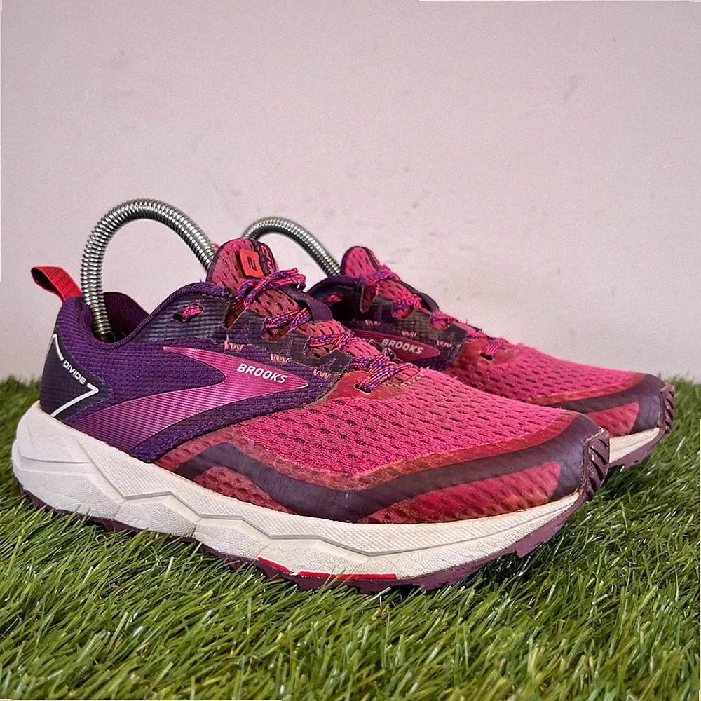 Brooks Turnschuhe Größe 3 Damen rosa lila Divide 2 Trail Walking Laufschuhe