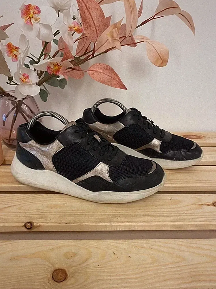 Clarks Cushion Plus Damen-Schnürschuhe Turnschuhe schwarz gold UK 6 D