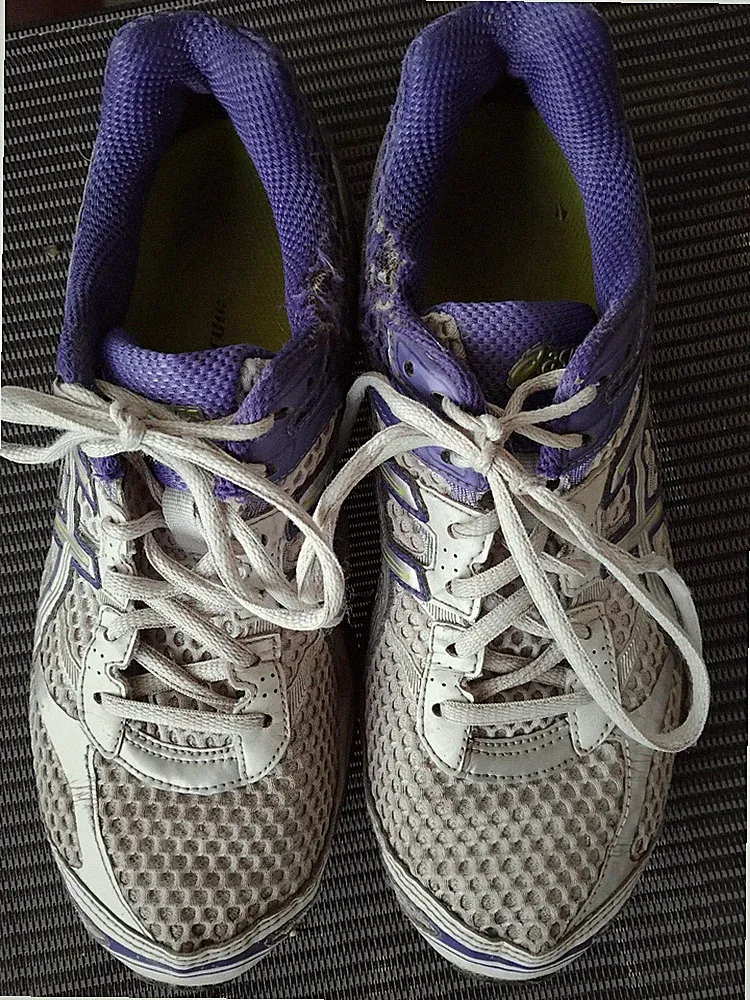 Damen Acics Laufschuhe Gr. 41,5 weiß/lila