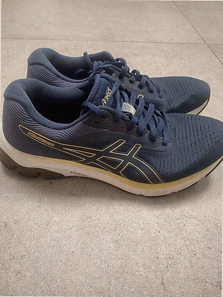 Damen Asics Laufschuhe Uk Größe 6, EUR 39,5, Blau. Guter Zustand.
