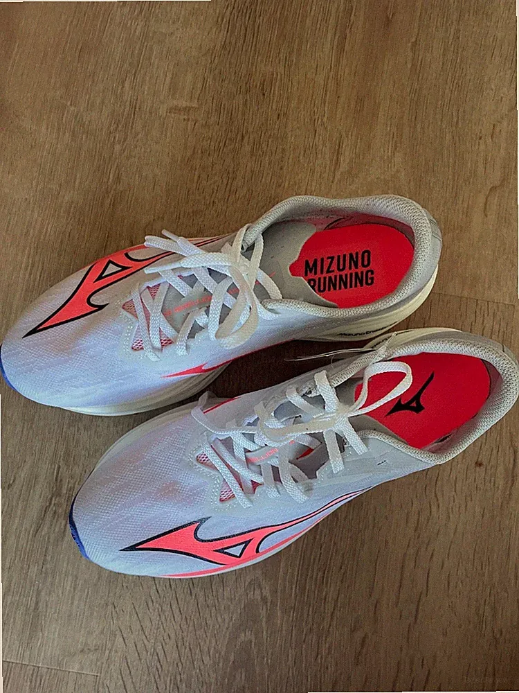 Damen Laufschuhe Mizuno Wave Rebellion Flash 3 weiß/striking coral/iris bloom