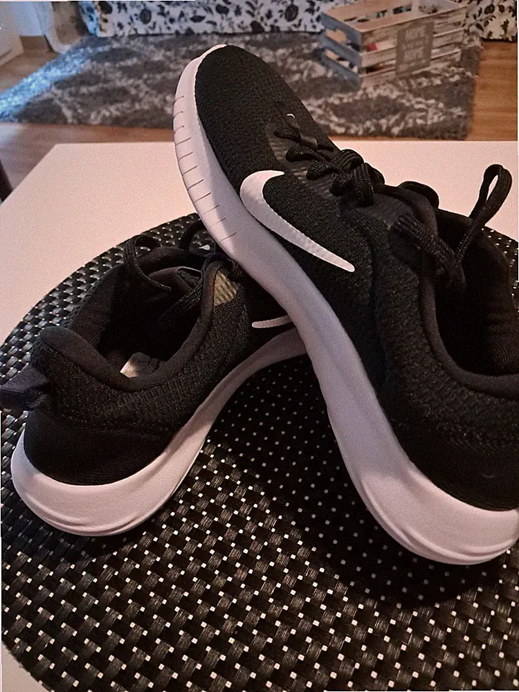 Damen Nike Flex Laufschuhe Größe 38,5