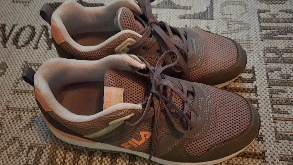 Damen Sneaker Laufschuhe Sprtschuhe Laufschuhe Gr. 40 Fila
