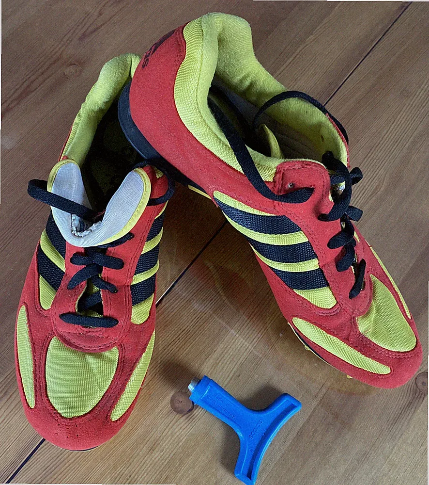 Damen Turnschuhe, Adidas TRACK & FIELD, Spikes, Sport, Laufschuhe rot/gelb/schw.