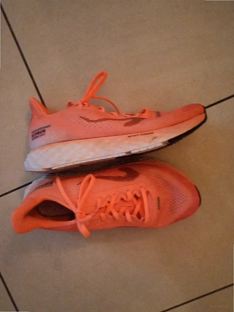 Decathlon Kiprun KS 900 Light, Damen Laufschuhe, hummerfarben, neu