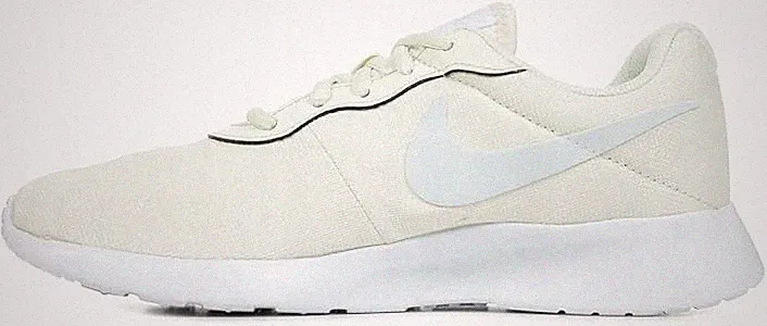 DR5697-001 Nike Tanjun Damen Sportschuhe Laufschuhe Laufen Sport Damenschuhe