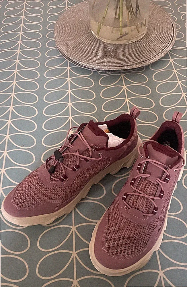 Ecco MX Damen Frauen Pinky/Lila/Flieder Wanderschuhe Größe 42, 8 bis 8,5 UK