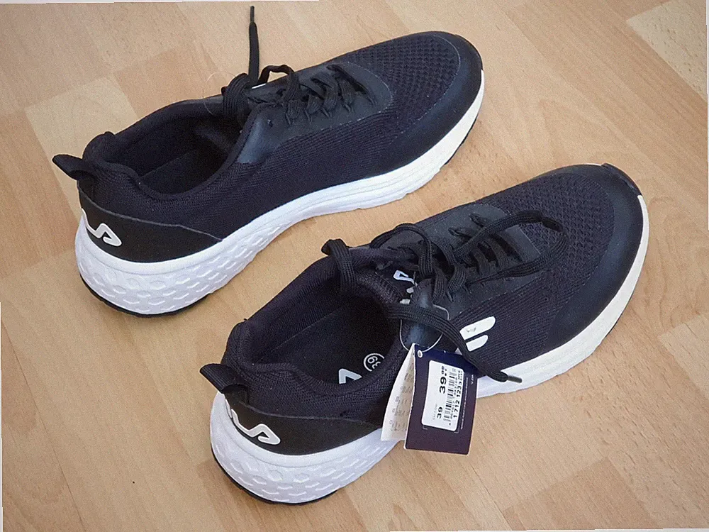 Fila Damen Schuhe Laufschuhe Sportschuhe Sneaker Gr. 39 schwarz weiß