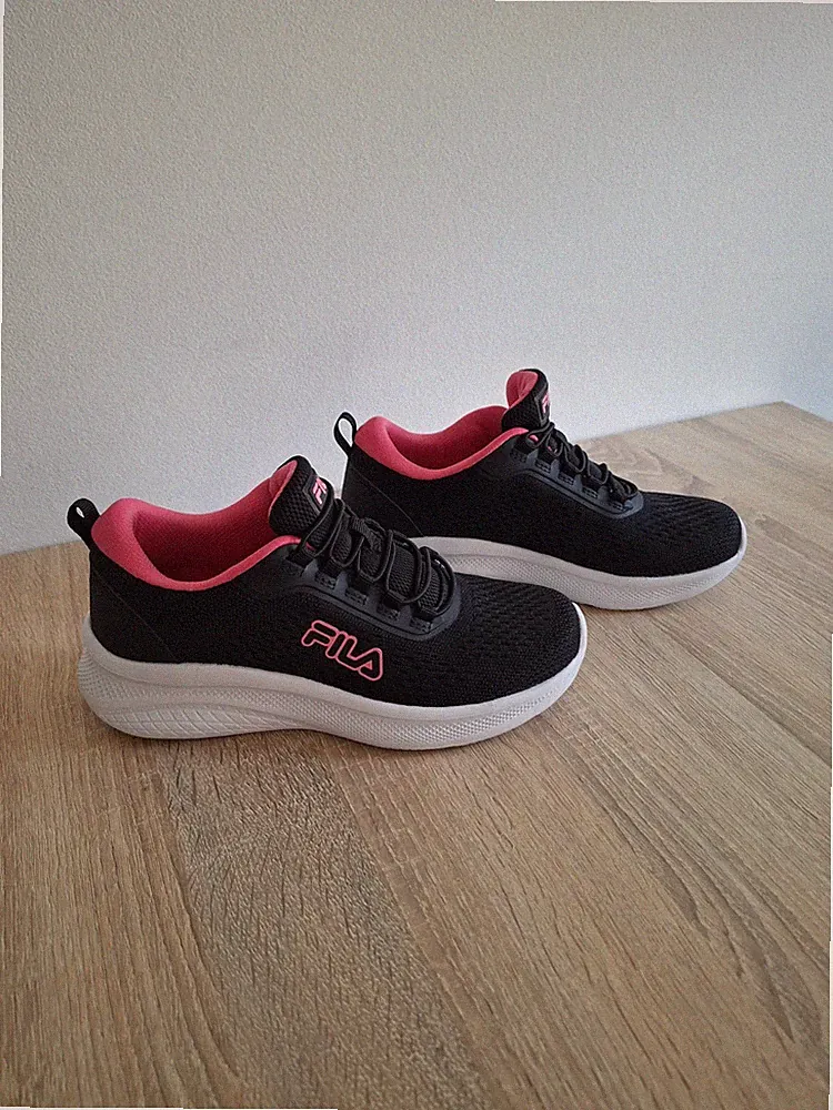 FILA Laufschuhe Größe 36 Schwarz-Pink Sportschuhe Freizeitschuhe