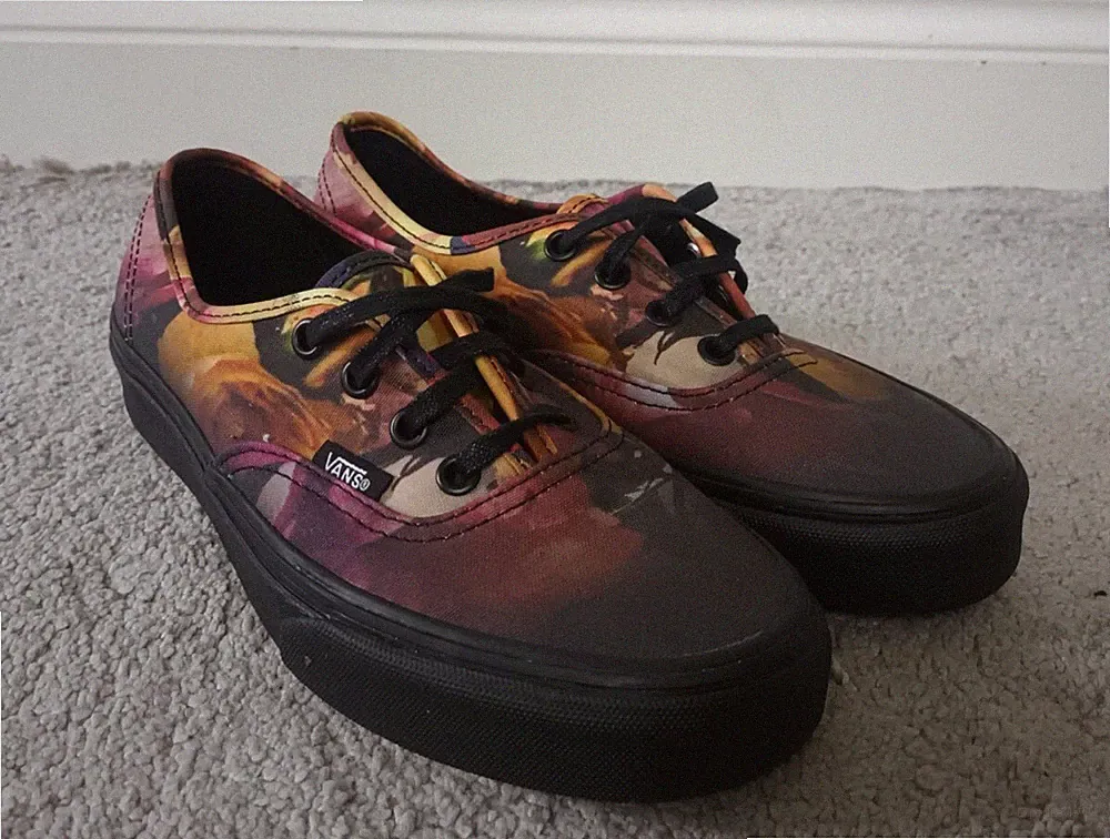 Flache VANS-DAMENSCHNÜRSCHUHE MEHRFARBIG GEBLÜMT HELL AUFFÄLLIG UK 4