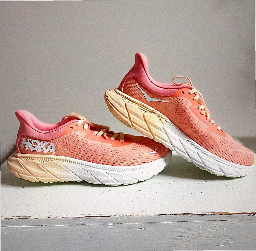 HOKA ARAHI 7 Damen Laufschuhe, Gr. 39 1/3, UK 6, Papaya/Coral, neuwertig
