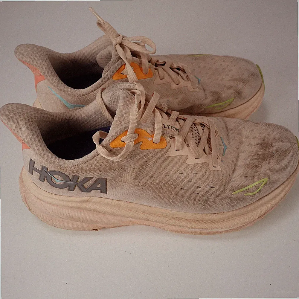 Hoka Clifton 9 Damen US 9D Weit Laufschuhe Beige Orange Blau Grün Gebraucht