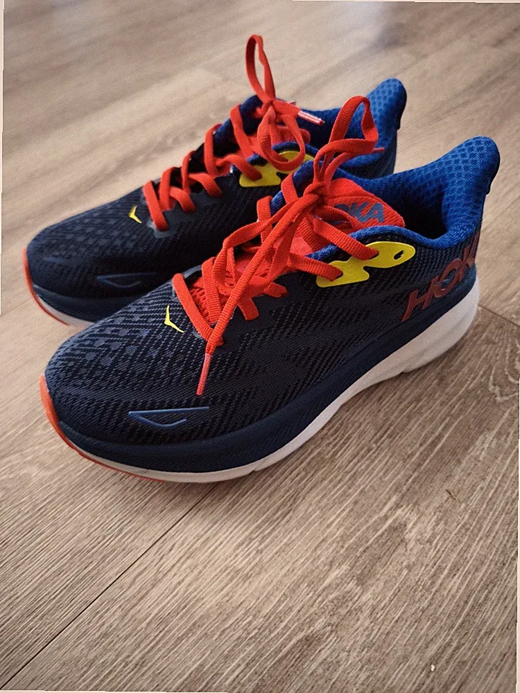 HOKA Clifton 9 Gr.36 2/3 Damen Laufschuhe , Neu