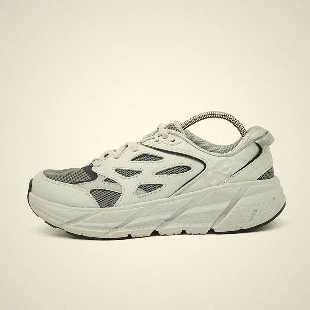 Hoka One Damen Clifton 7 Sportschuh EU 39 1/3 Weiß Grau 1160050 Atmungsaktiv