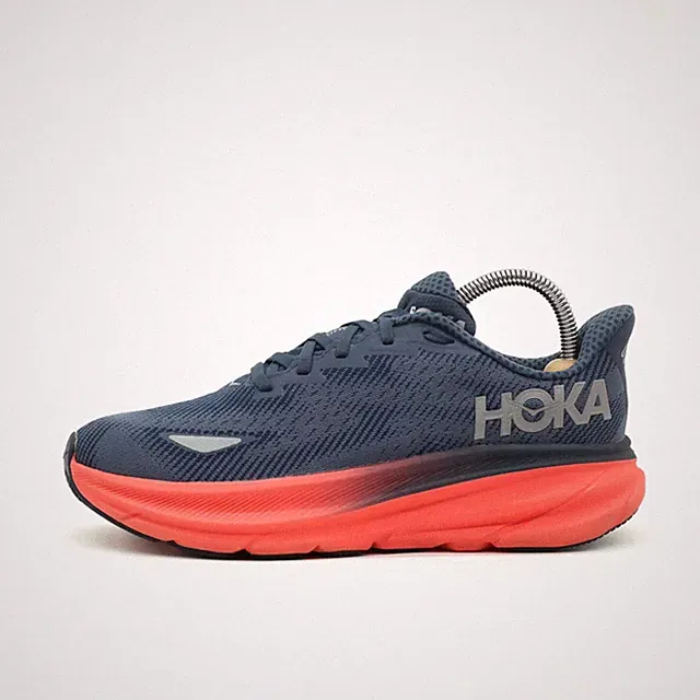 Hoka One Damen Clifton 9 GTX Sneaker EU 40 2/3 Dunkelblau/Orange 1141490F VLD