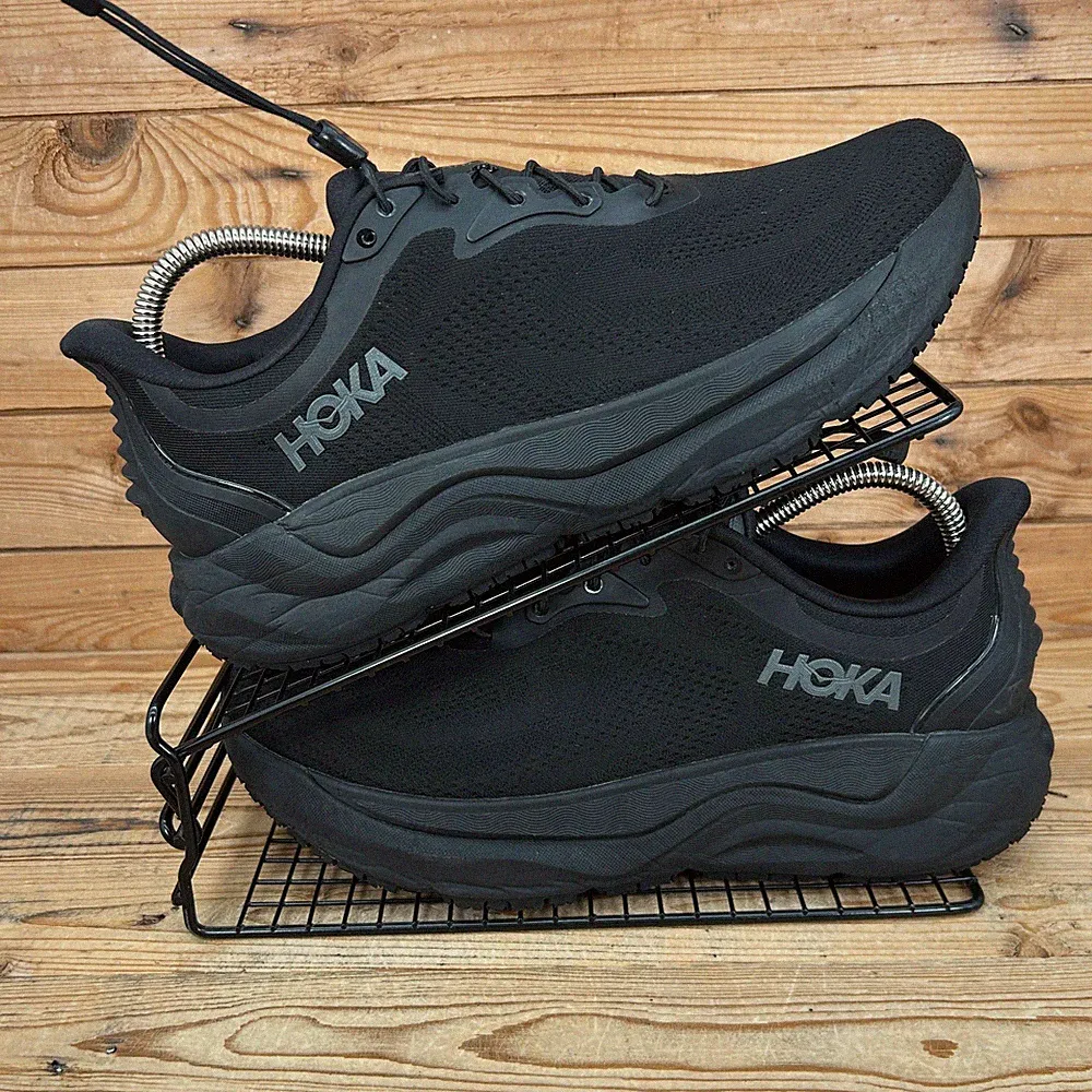 Hoka One One Damen-Sportschuhe Größe UK 8 Arahi SR dreifach schwarz Laufen Walk-Schuhe