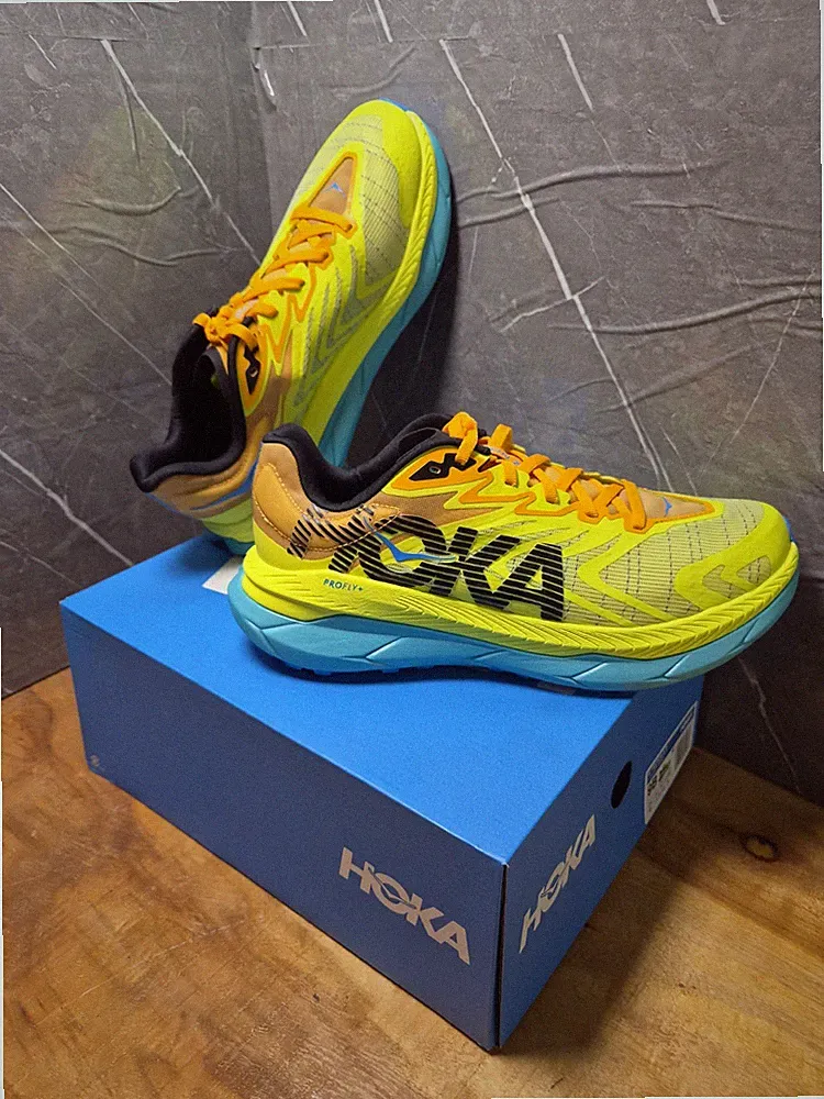 Hoka Tecton X2 Carbon Trailrunningschuhe UK 7,5 EU 41 1/3 Radiant Yellow