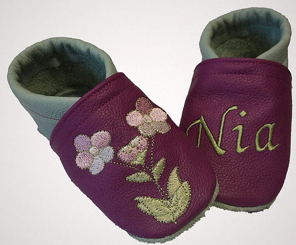 Krabbelschuhe, Lauflernschuhe, Blume bestickt Handmad Name NEU