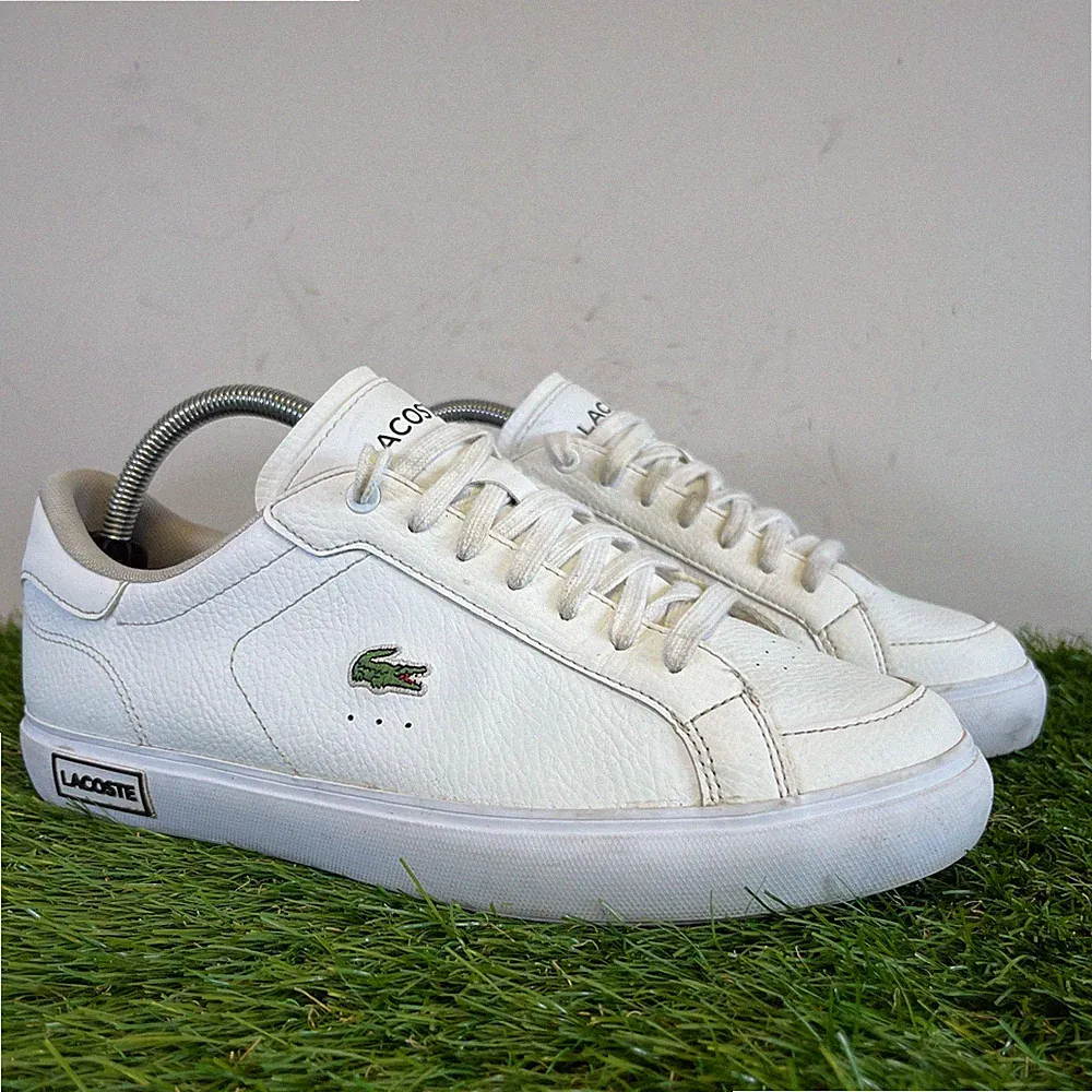 Lacoste Turnschuhe Größe 7 Damen weiß Leder Powercourt minimalistische Laufschuhe