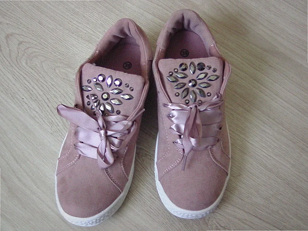 lässige Sneaker Schuhe Turnschuhe Laufschuhe Gr. 39 NEU
