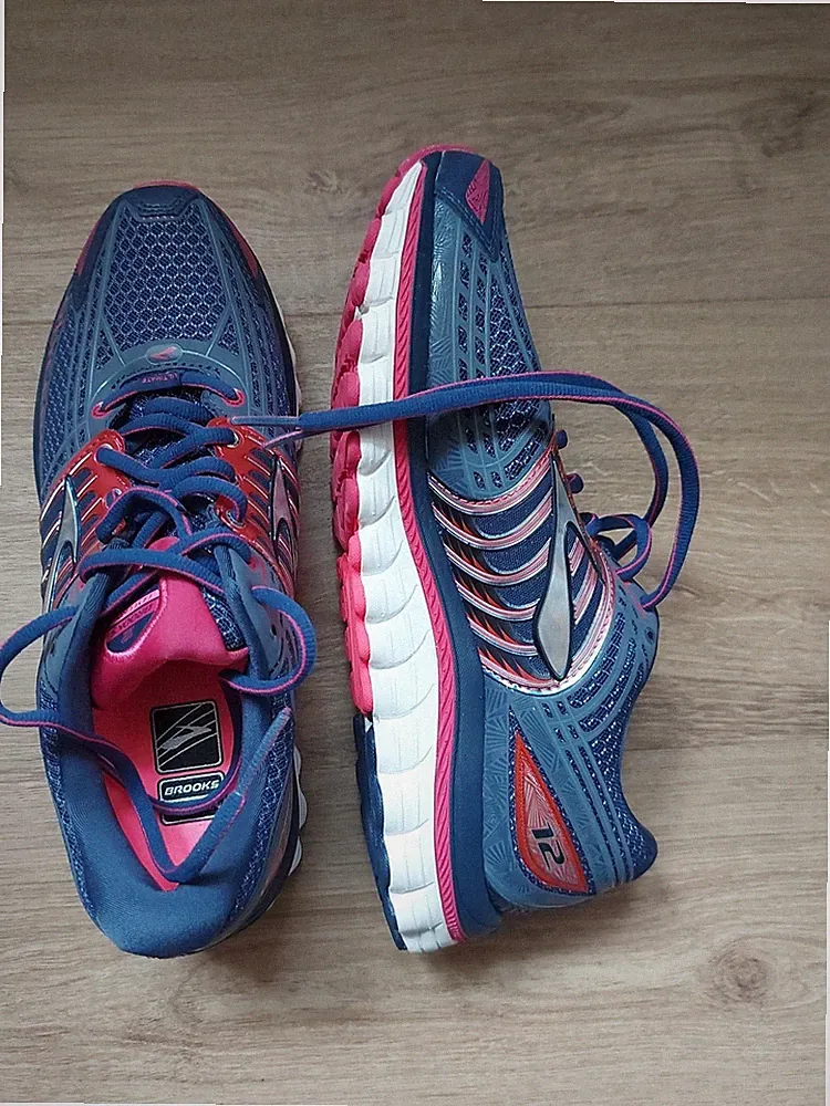 Lauf/Sportschuhe Brooks Damen Gr.41/42 neu Im Originalkarton