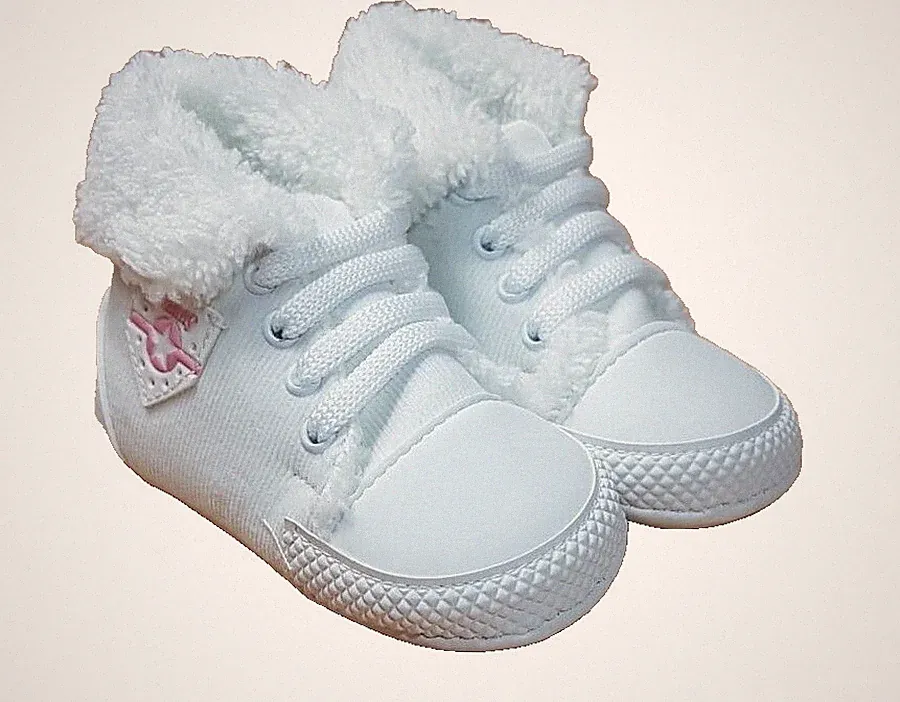 Gepunktet Barfußlaufschuhe