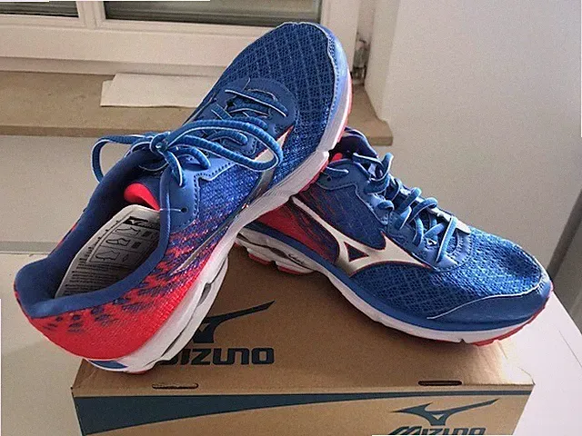 Laufschuh Mizuno Wave Rider 19 Damen Gr. 39 Sportschuh Freizeitschuh blau