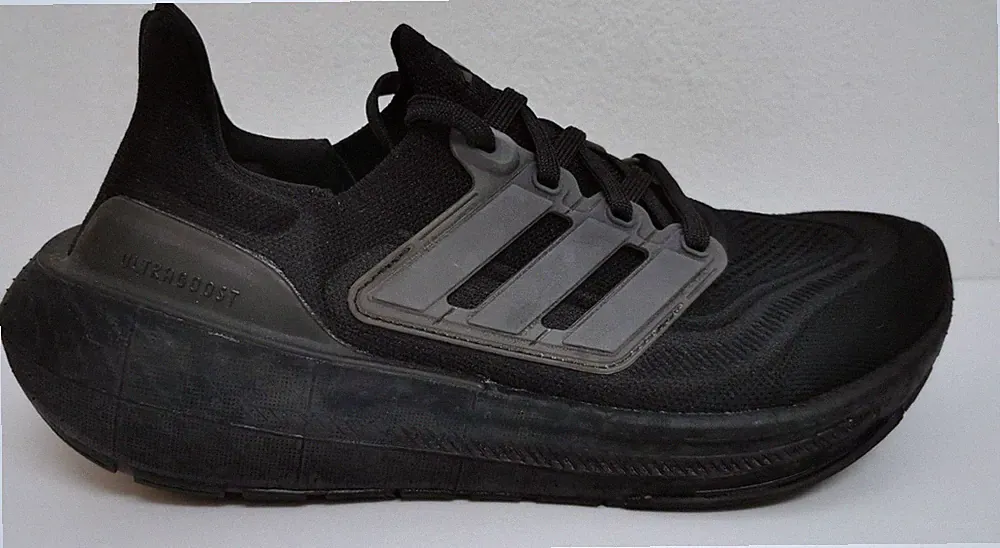 Laufschuhe Damen Adidas Ultraboost Light Black schwarz Größe 38 2/3 neu