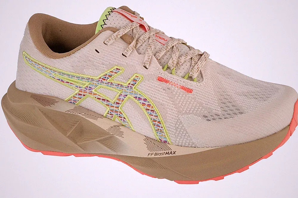Laufschuhe Damen, ASICS Novablast 5, Beige
