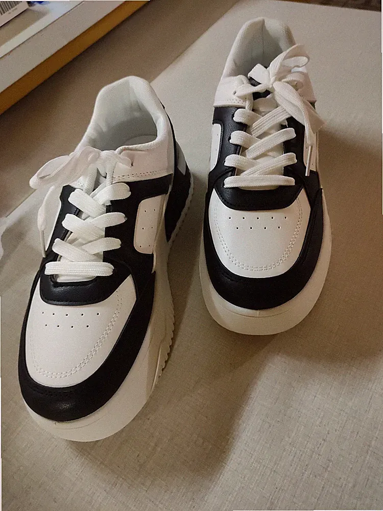 Laufschuhe Damen Größe 41 Weiß/Schwarz Neu mit Karton Ungetragen