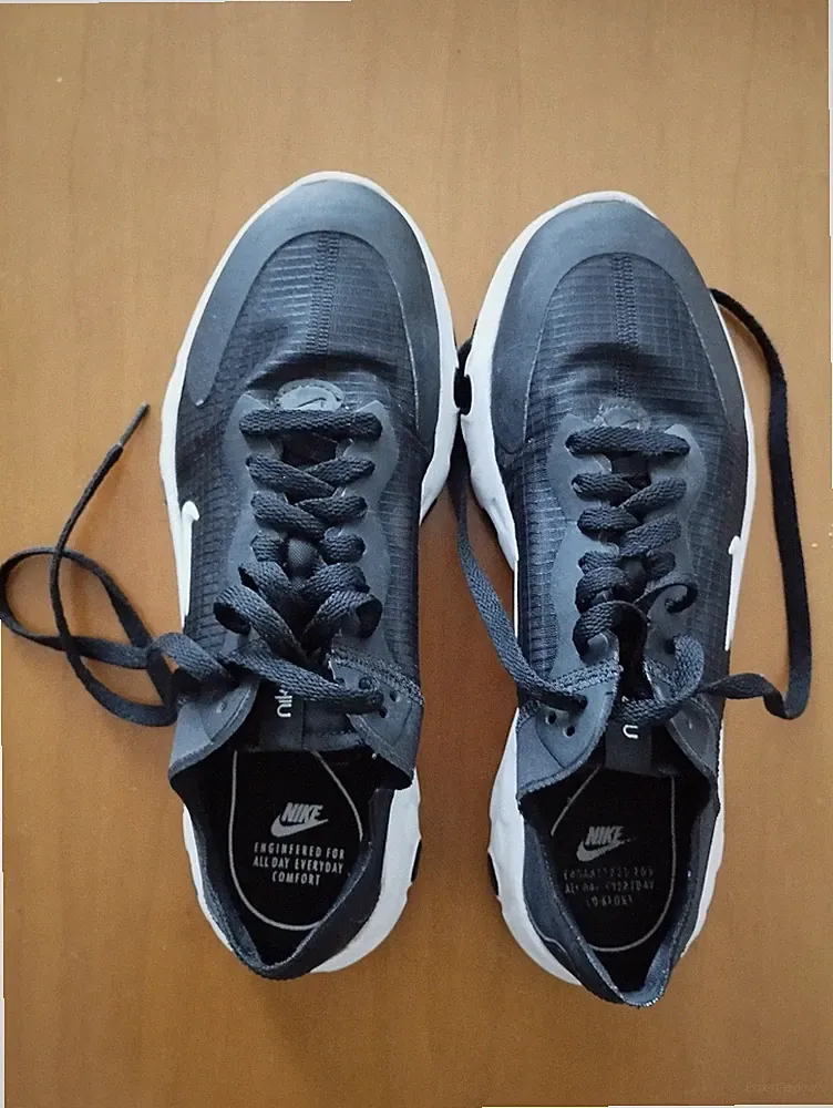 Laufschuhe Damen, Nike Renew, EU-Größe 40,5, sehr guter Zustand