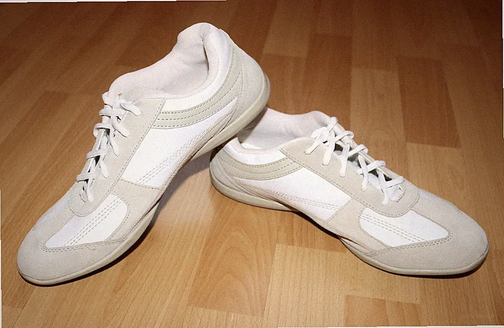 Leder Sneaker Sportschuhe 41 Turnschuhe Laufschuhe Freizeit Schuhe Beige Weiß