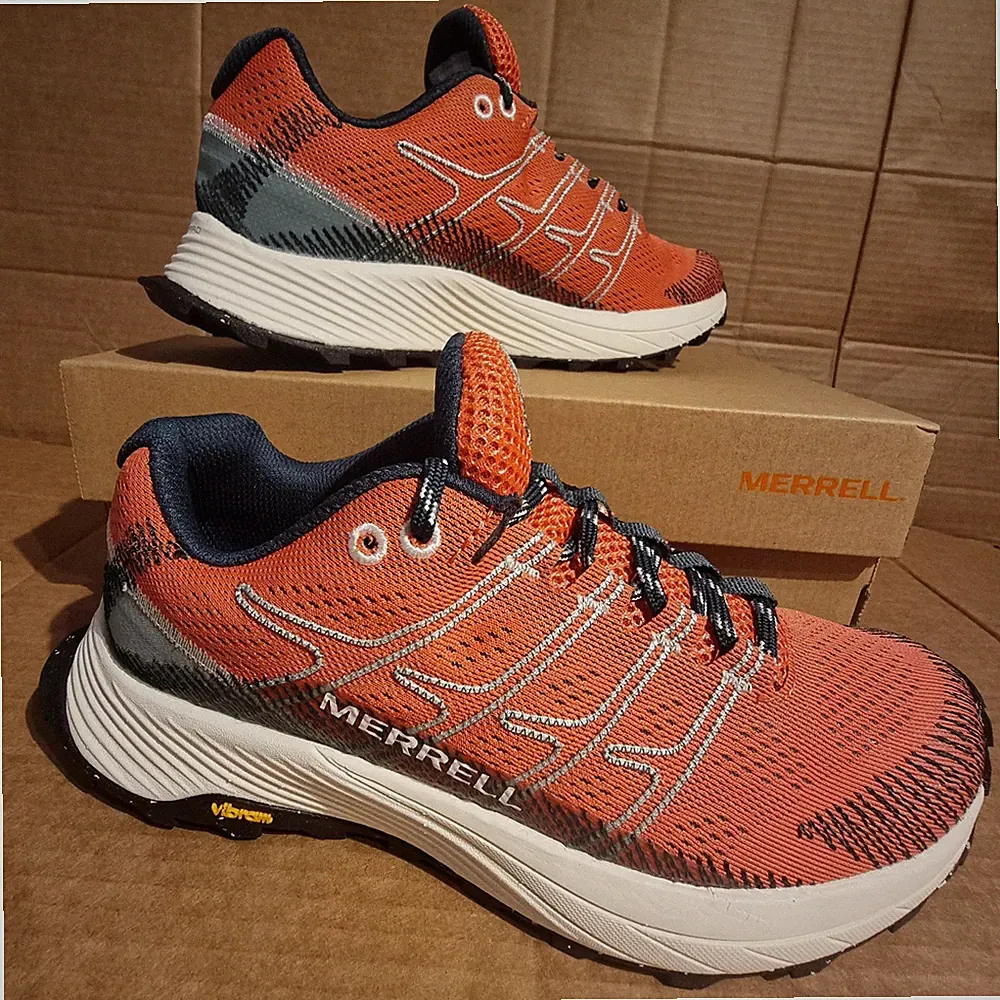 Merrell Damen Moab Flight UK4,5 Trailrunningschuhe in Koralle/Weiß, Brandneu
