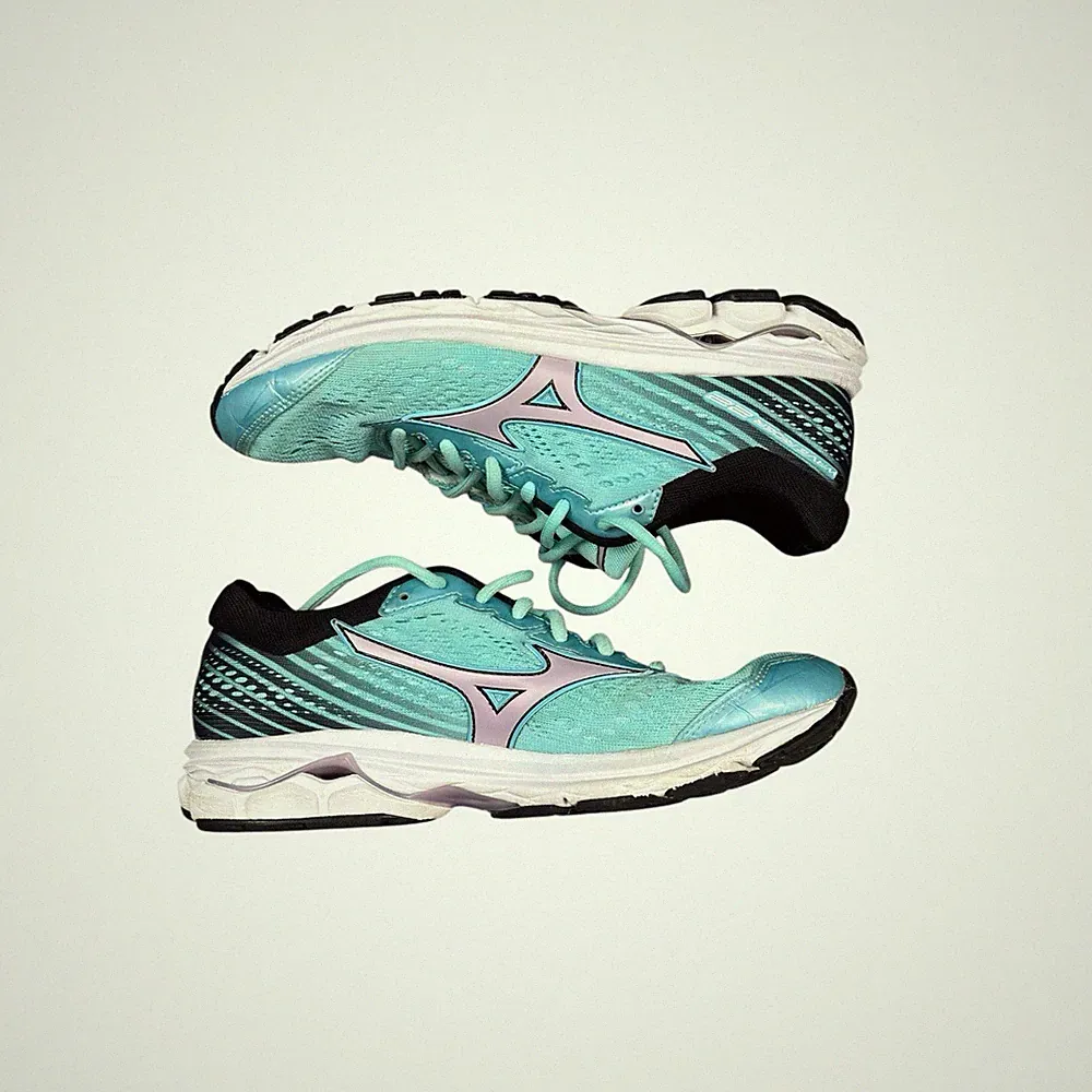 Mizuno Damen Laufschuhe | Blau Lila | Größe 38,5 | Sport Fitness