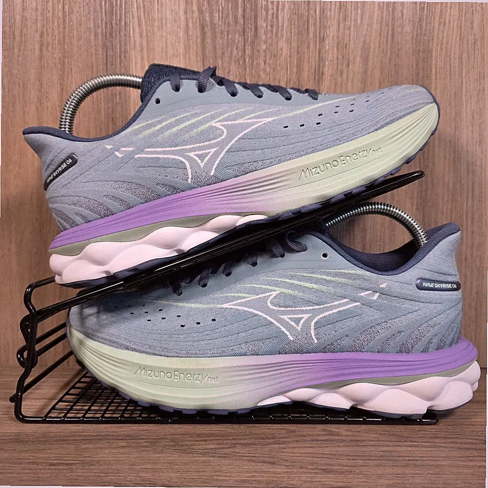 Mizuno Damen Sportschuhe Größe 7 UK Wave Skyrise 06 lila blau Laufen Fitnessschuhe