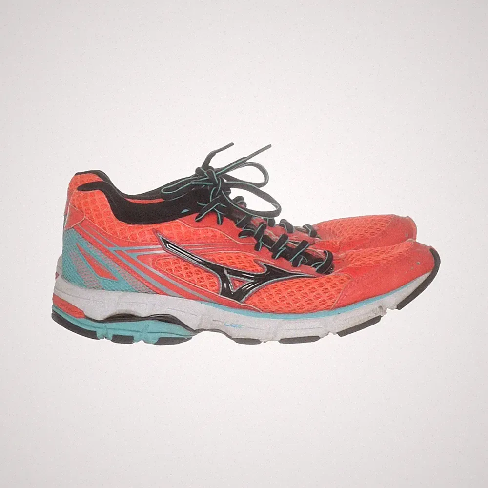 Mizuno, Laufschuhe, Größe: 38 1/2, Rot/Blau/Schwarz, Damen #TiO