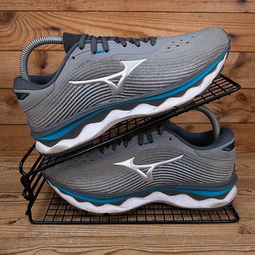 Mizuno Turnschuhe Damen Größe UK 5,5 Wave Sky 5 grau blau Straßenlauf Fitnessschuhe